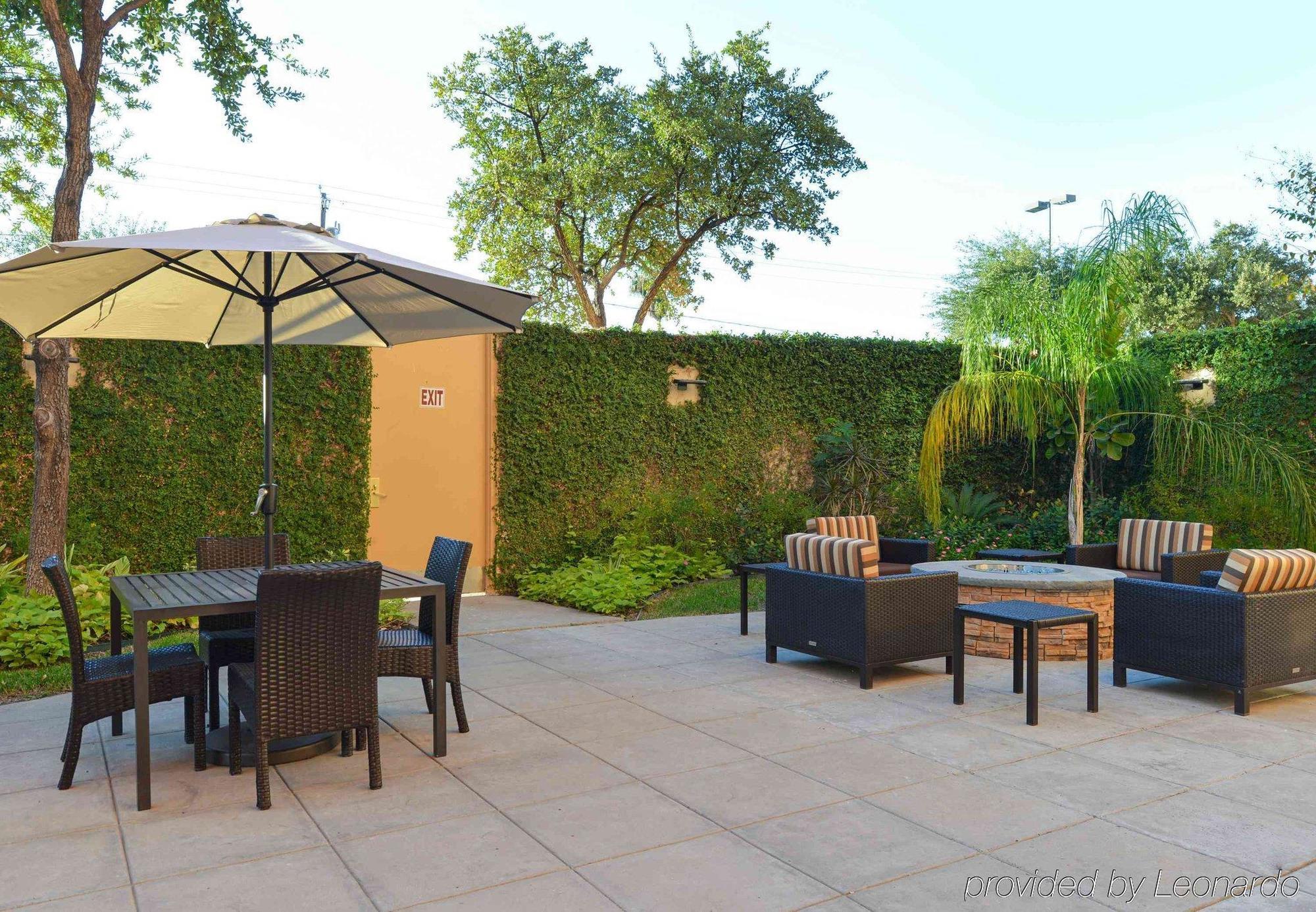 מלון Courtyard לארדו מראה חיצוני תמונה